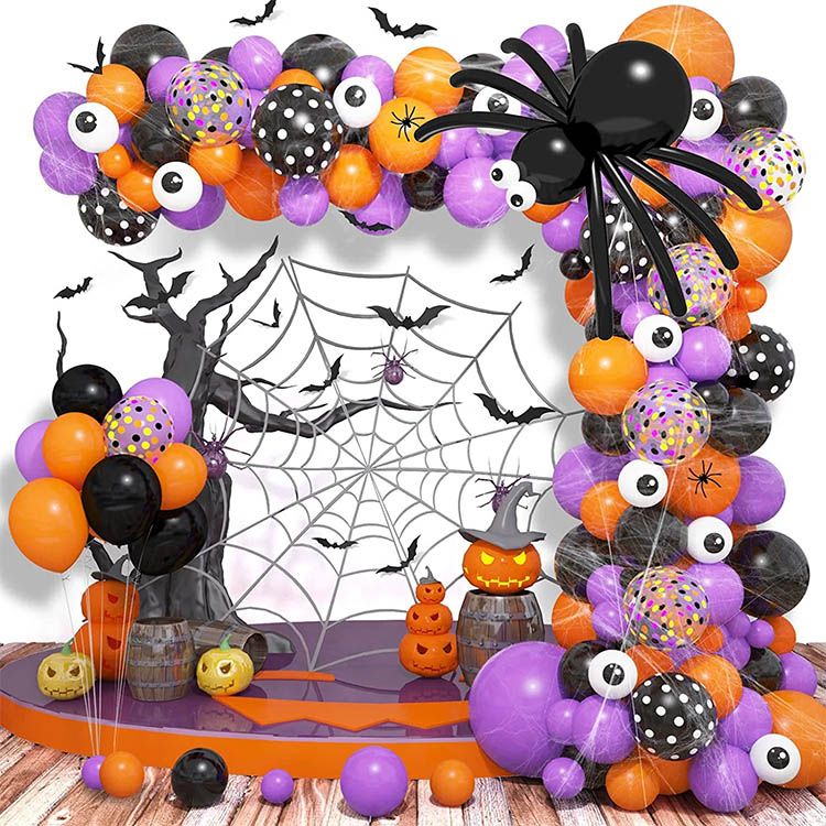 Halloween Balloon Garland buesett